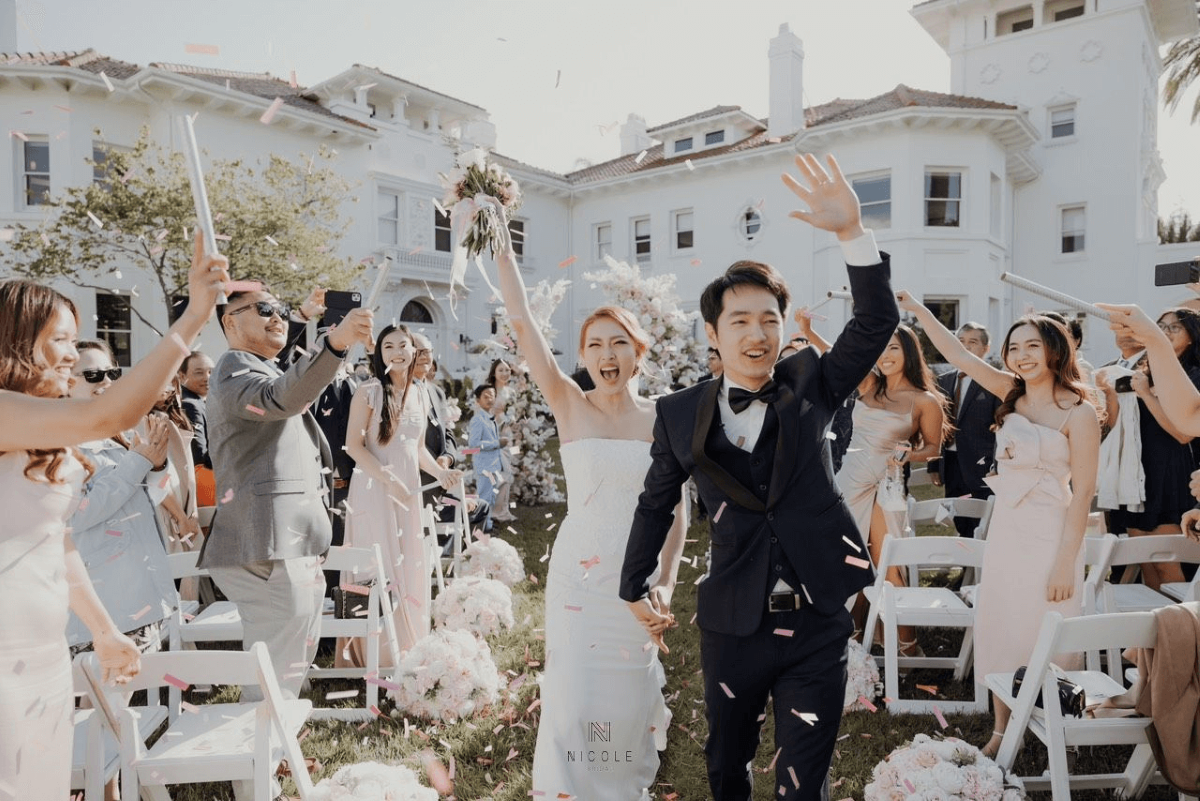 Chụp ảnh cưới pre-wedding ngoài trời lãng mạn